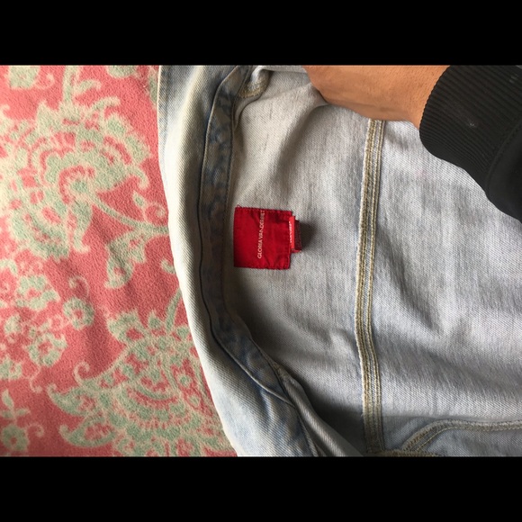 Light wash jean jacket - Picture 4 of 4